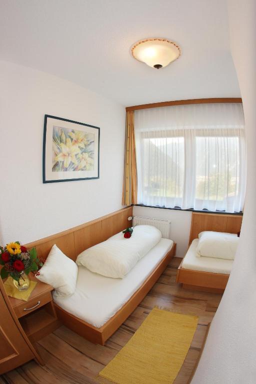 Apart Tuxertal Finkenberg Bilik gambar